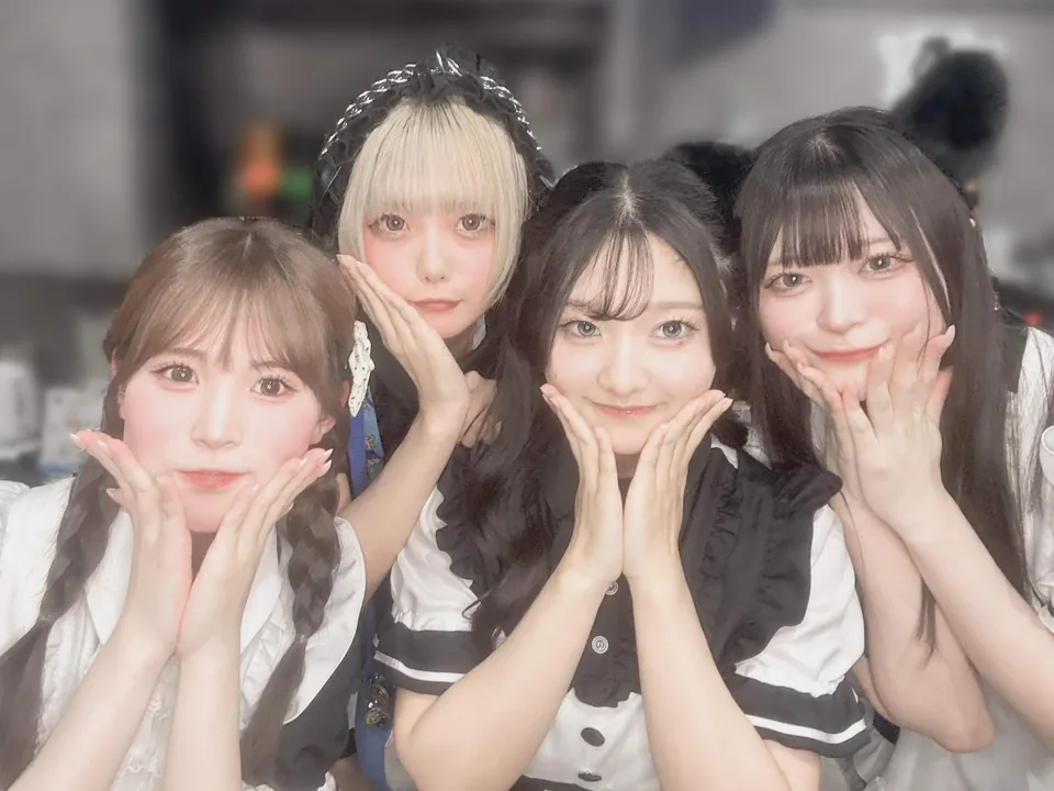 Lily Maidの過去の公式集合写真(2026年7月11日の投稿)
